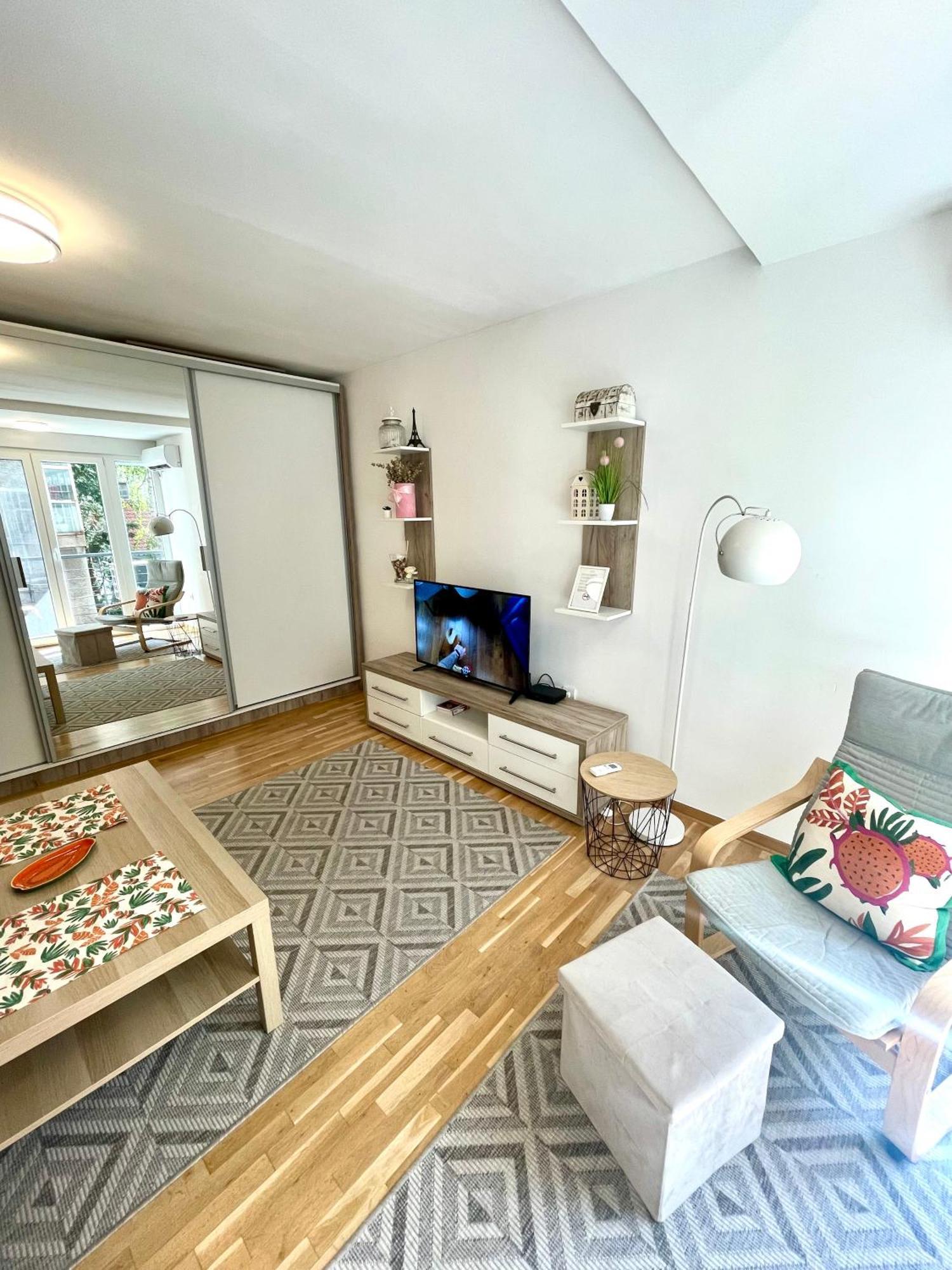 Alma Vracar Appartement Belgrado Buitenkant foto